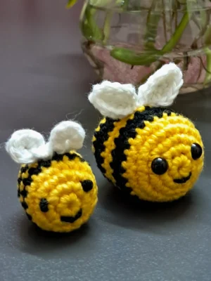 Bumble Bee Amigurumi, view 1 Small and large crochet bumble bee amigurumi toys
